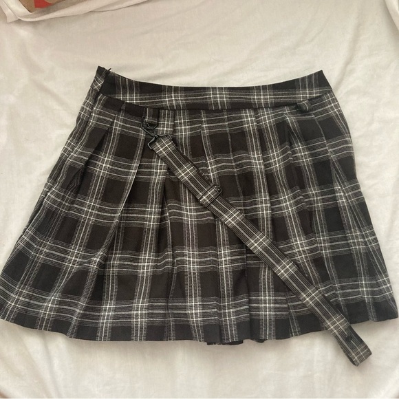 Dresses & Skirts - Punk Schoolgirl Plaid Skirt Size Large